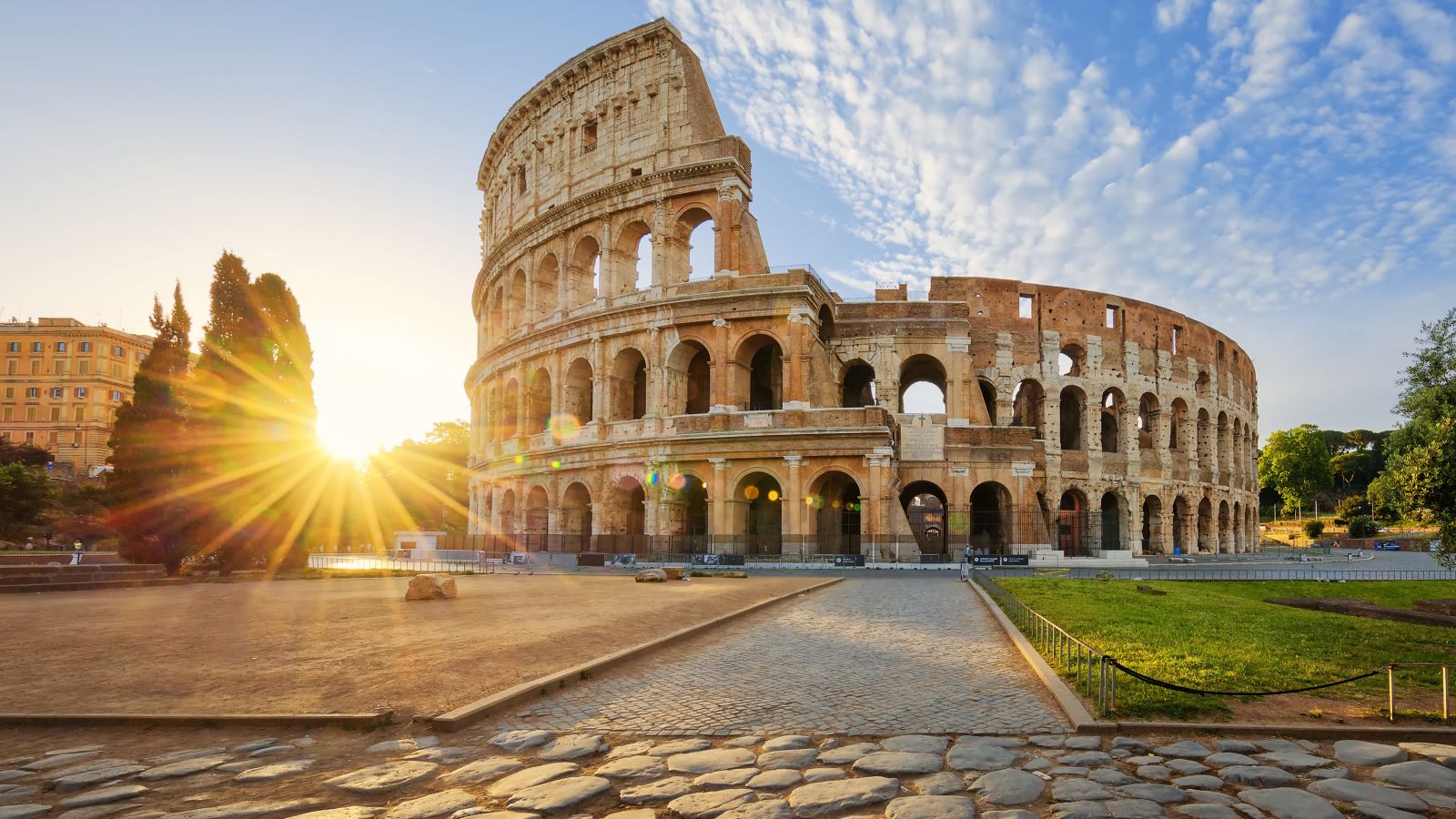 Du Lịch Ý Mùa Nào Đẹp Nhất? Khám Phá Rome Cổ Kính Và Venice Lãng Mạn